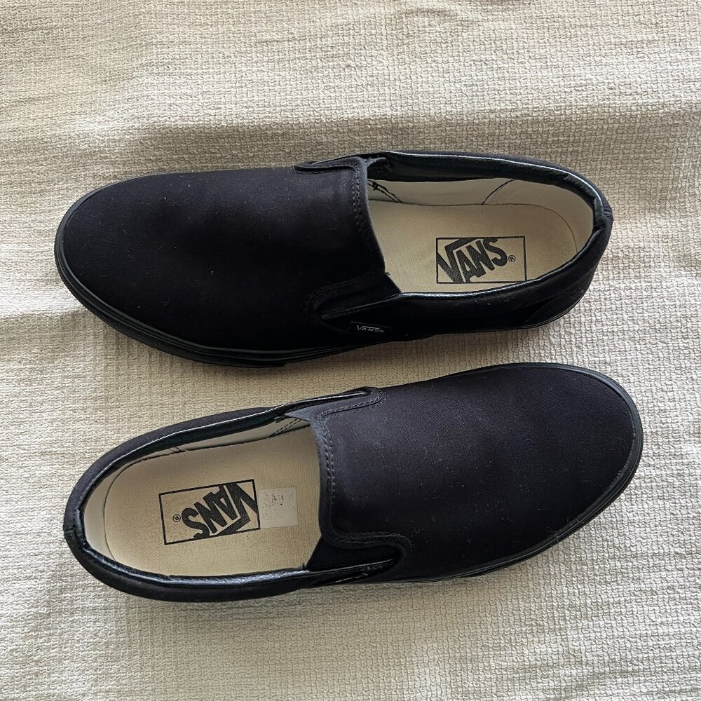 VANS Classic Slip-On - Black - Size 9 - LIKE NEW with Box